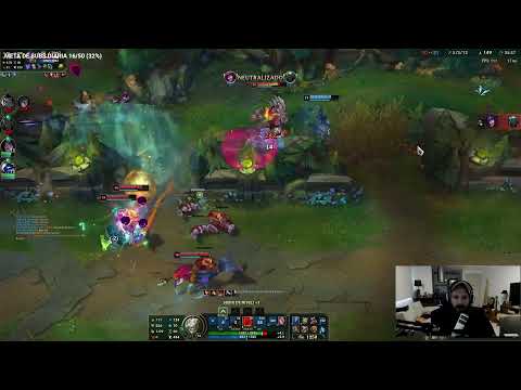 Idoso é flagrado jogando lol