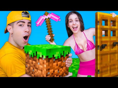 CONSTRUIMOS UNA MANSION DE MINECRAFT CON CAJAS DE CARTON !!