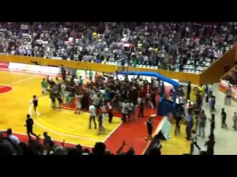 Girona - Canarias ultima jugada triple de Levi Rost