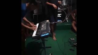 Download lagu CrazyRasta ~ Saat Ku Luka #Reggae #cover #instrumental #short #shorts #ngeband mp3