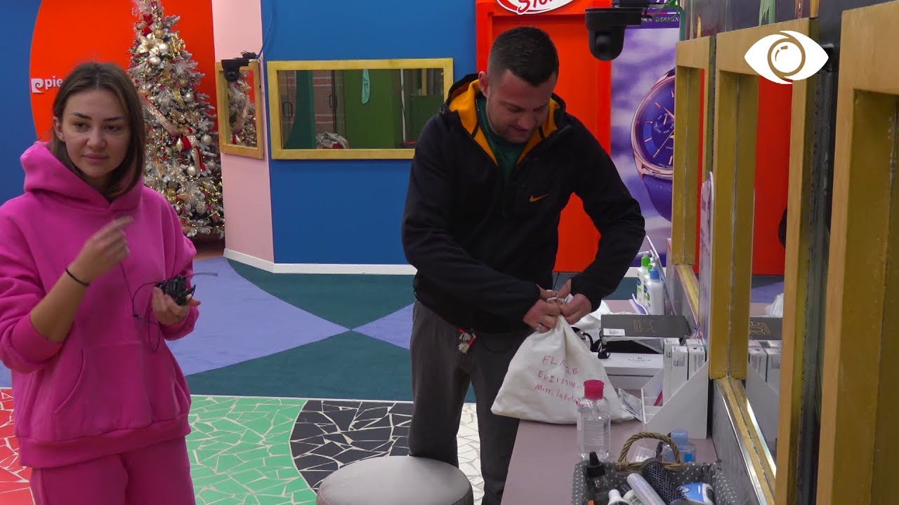 Kiara hap dhuratën, Luizi kërkon një përqafim por...