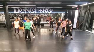 Street Jamz WeRkOuT - DAMN LOOK AT THAT WALK by Zaena and Jason Maek