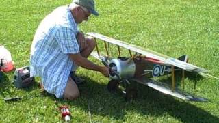 preview picture of video 'RC Sopwith Camel & Snoopy warming up in Lee, Massachusetts part 1'