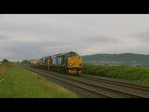 Prestatyn 28.5.2014 - DRS 37608 & 37423 Spirit of the Lakes in new livery Class 37