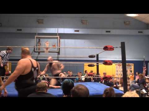 NEWF Wreck The Halls (12/8/12): Fatal 4-Way Match