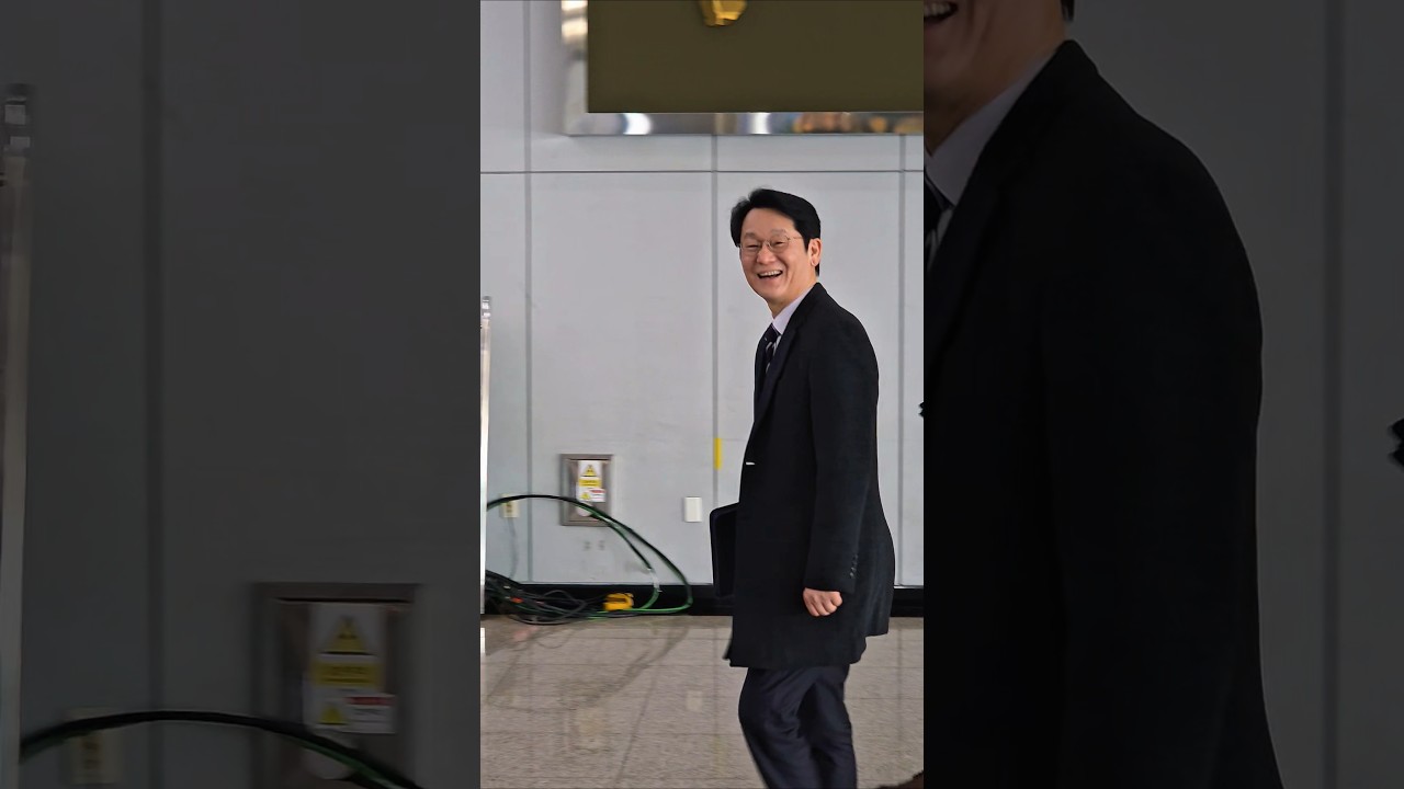 이재명 대통령 의전팀, 보이지 않는 헌신에 감사드립니다! #shorts #이재명대통령 #의전팀 #대통령실 #의전 #권혁기