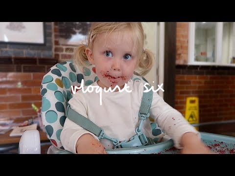 TODDLER VS CAKE | VLOGUST