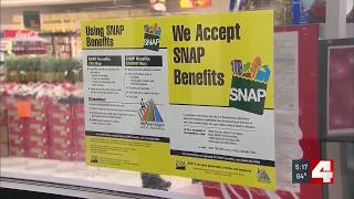 Illinois to give $400 one-time payments to families losing SNAP benefits