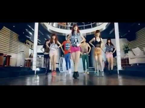 Корейские танцы девушек современные. Песня мини юбка. Aoa женская группа. Танцовщицы в мини юбках. Девушки в коротких юбках танцуют.