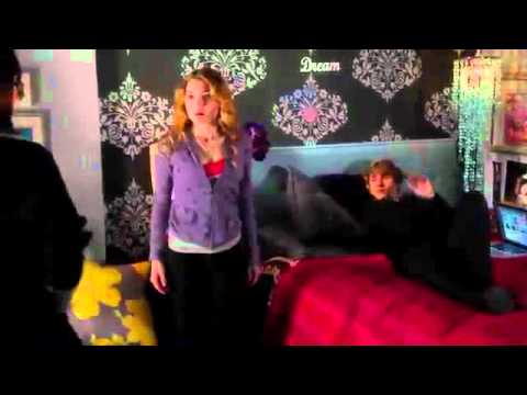 Nine Lives of Chloe King 1x03 "Green Star" Sneak Peak # 2