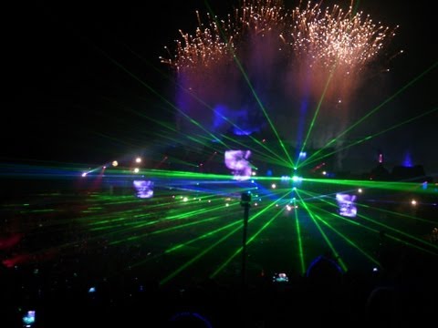 TOMORROWLAND 2013 mainstage going crazy