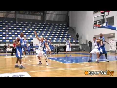 The first dunk of Priest Lodardale for Levski