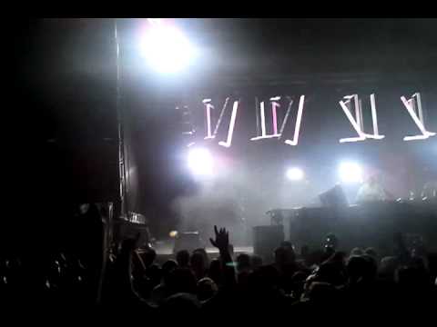 Sidney Samson Ft. Tara McDonald - Dynamite @ Cacao Beach, Bulgaria 2011