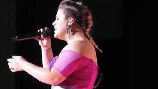 Tightrope (Live in Toronto) - Kelly Clarkson