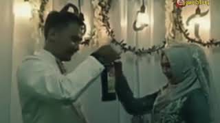 Download lagu Pengantin minum bareng diacara pernikahan keren mp3