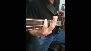 Download lagu Terbang Helang (Dato' Sharifah Aini) bass cover mp3