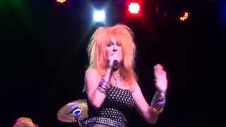 Cyndi Lauper tribute band The True Colors - "She Bop" (live clip)