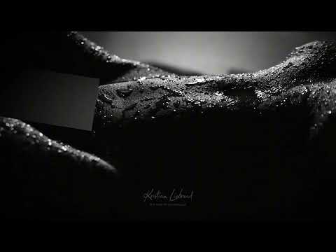 Nude Body Art Video - Closeup - Bodyscapes - Wet Shoot - Akt-Videografie - Sensuality in Motion