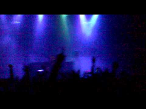 Serge Devant feat Nadia Ali - 12 Wives in Tehran (live at terminal 5 02.19.11)