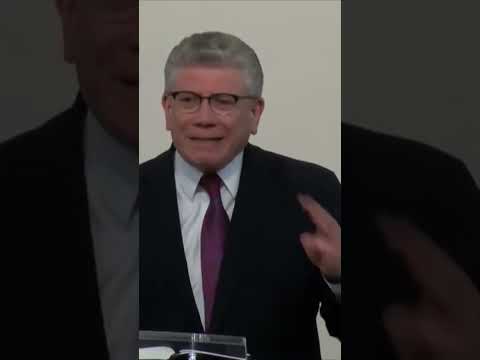 Pletoși tatuați cu luminile stinse în biserică - Cristian Ionescu | #pantaloni scurţi