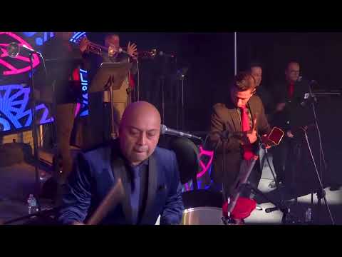 Ella Es - Tony Vega (Intimo en Vivo)