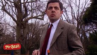 Download lagu Mr Bean Chases His Golf Ball Across Town ⛳️ | Mr Bean Live Action | Funny Clips | Mr Bean mp3