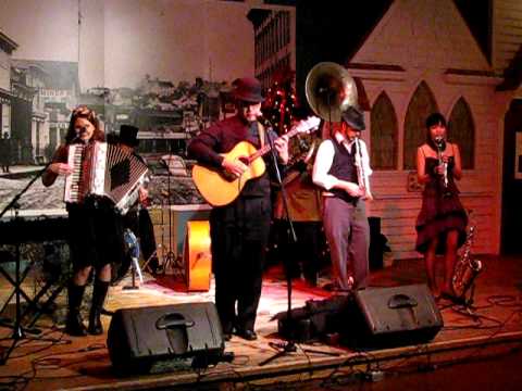 Bakelite 78 at the Steampunk Exhibition Ball 12/5/09