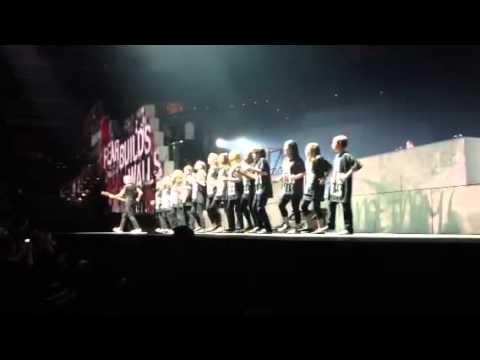 Phoenix Children's Choir Performs with Roger Waters