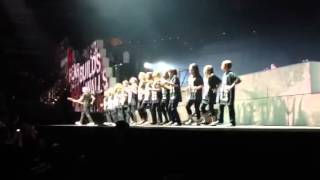 Phoenix Children's Choir Performs with Roger Waters