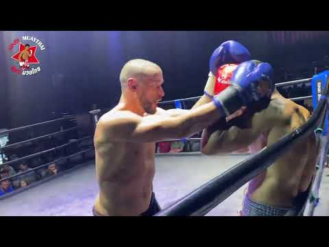 Nathaniel Sinbimuaythai fron Greece/UK  (Red) v Cameron Powerhousephuket from America (Blue)