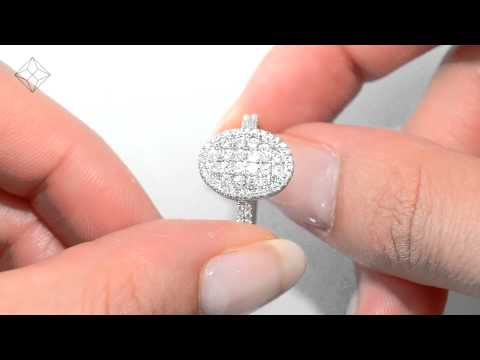 FT72 - Gorgeous 0.80ct Diamond and 18K White Gold Cluster Ring