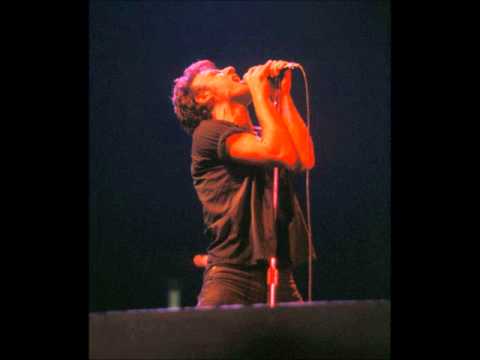 22. Backstreets (Bruce Springsteen - Live At The Roxy Theatre 7-7-1978)