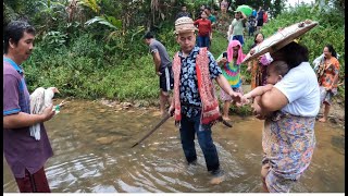 Download lagu Adat Iban meri anak mit mandi di sungai mp3 Download lagu Adat Iban meri anak mit mandi di sungai mp3