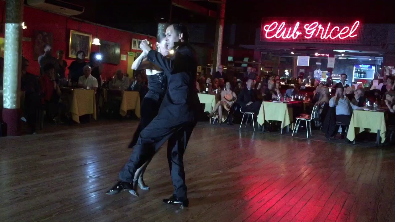 Martin La Bruna y Andrea Bestvater un Tango "Jamas Retornaras" de Miguel Calo canta Raul Beron