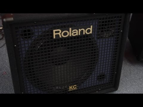 Видео-обзор товара Комбоусилитель для клавишных Roland KC-150