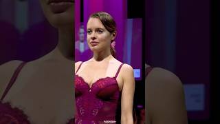 #swimming #swimsuit #beachwear #tiktok #trending #swimwear #bikini #weak