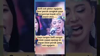 Download lagu gaya tangan Selfi sangat tidak sopan didepan Dewi persik#shortsfeed#dewipersik#selfie#fypage mp3