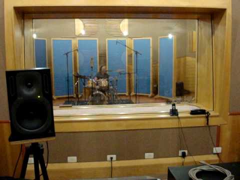 Alaor Neves "O Mestre" gravando a musica  Blues 4...; no disco VIRUS