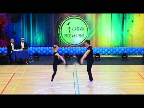 Divoký Marek - Richtrová Lenka, 1. místo  [www.rokenrol.cz]