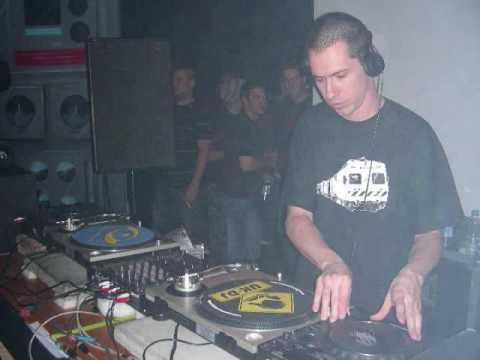 Calyx  - Killa ( Dom And Roland ) Remix