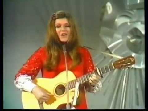 Eurovision 1969-3 - Netherlands - Lenny Kuhr - De troubadour ---- VidWit