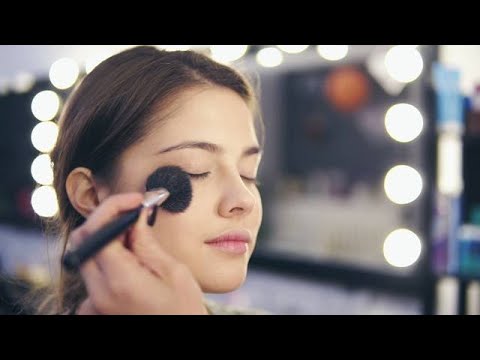 Nouf Makeup Artist Course Ad
