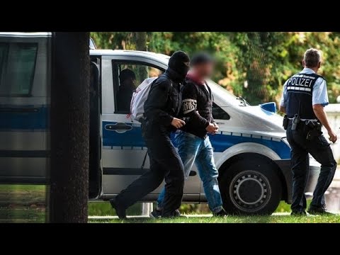 "Revolution Chemnitz": Rechtsextreme Gruppe soll sich um Schusswaffen bemüht haben | DER SPIEGEL