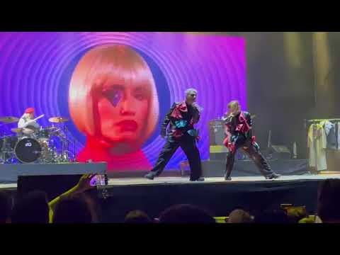 ¡A bailar! Miranda! y Lali Esposito - Mejor que vos | Festival ALMA Occident Madrid 2025 🕺🔥