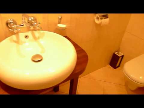 Dom Z Warsztatem Samochodowym