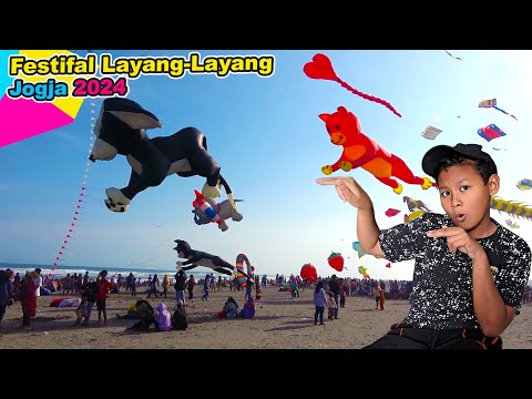 Praya Plays on the Beach at the International Kite Festival