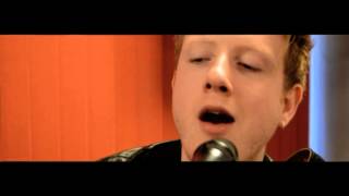 Studio Brussel: Two Door Cinema Club - Sleep Alone