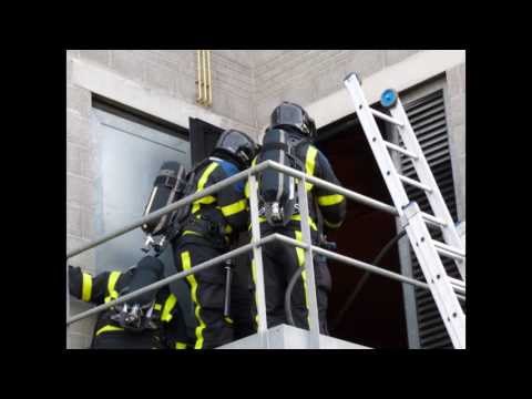 Brandweer Sliedrecht Op Oefenterein in Dordrecht