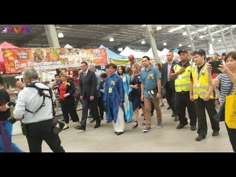 Australian politicians attend the 2018 Tet festival as election campaigns begin