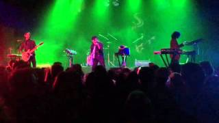 Neon Indian - Annie - Live